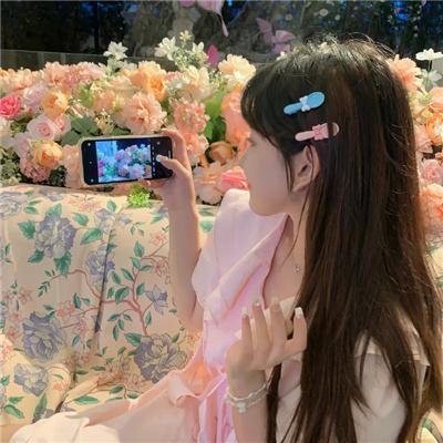 蜜蜂酿蜜